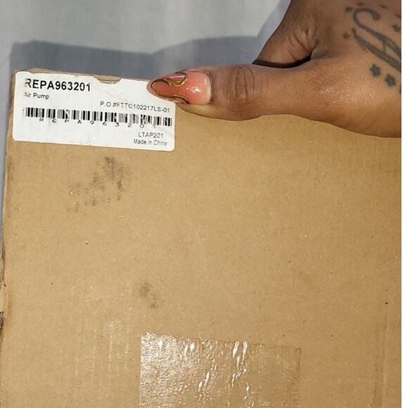 2000 - 2004 Volkswagen Jetta Smog Air Pump 4 Cyl 1.8L (Replacement REPV963201) - Picture 5 of 5